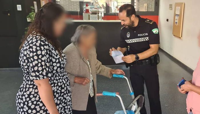 encuentra trabajo la mujer que devolvió los 490 euros que se encontró