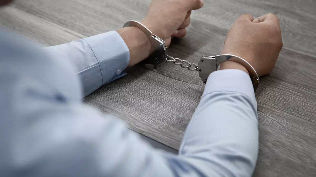 hombre detenido