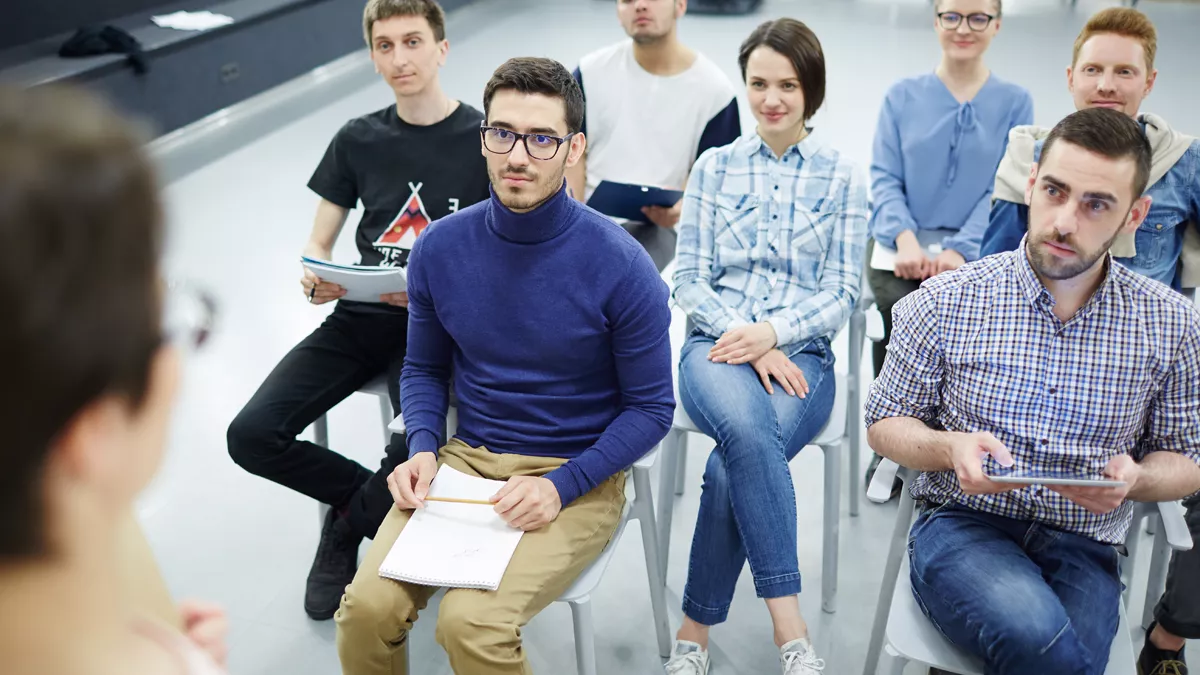 puede la empresa obligarme a hacer un curso