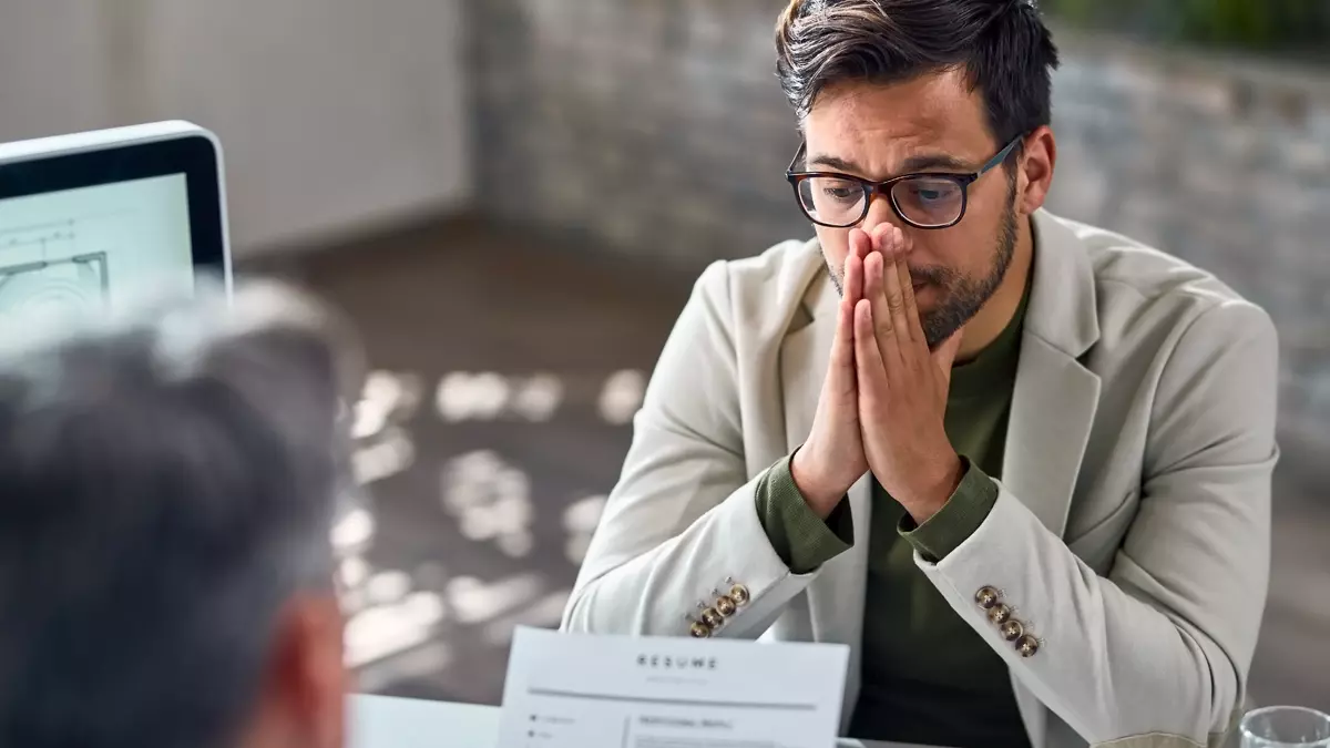 desempleado buscando trabajo