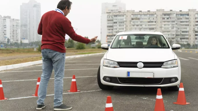 curso profesor de autoescuela de la dgt Motor16