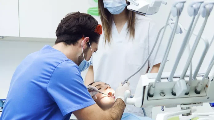 ¿Qué cubre el dentista de la Seguridad Social?