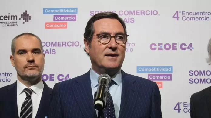 Antonio Garamendi durante el IV Encuentro del Comercio CEOCE