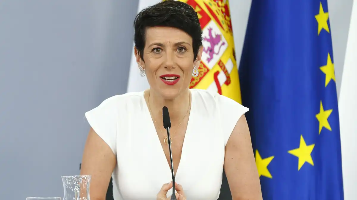 La ministra de Inclusión, Seguridad Social y Migraciones, Elma Saiz negocia la reforma de las pensiones