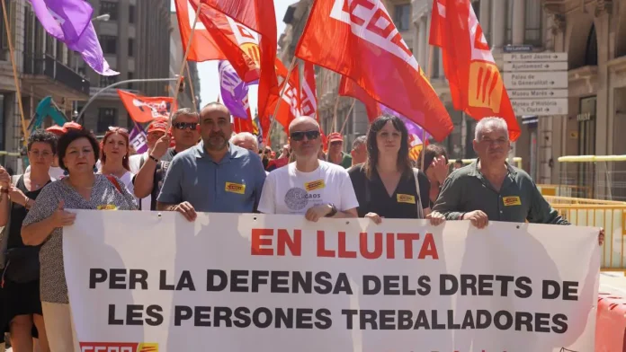 Los sindicatos avisan de movimientos si se retasa la reducción de la jornada laboral en España