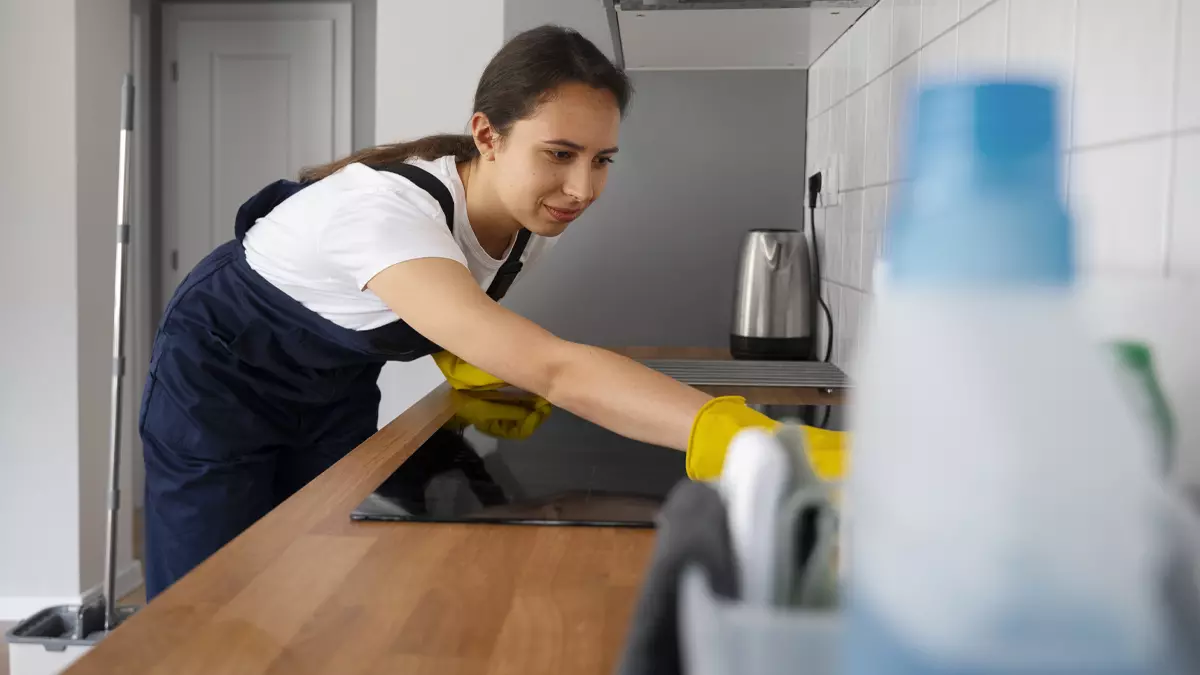 El Gobierno aprobará un Real Decreto con medias en riesgos laborales para las empleadas del hogar
