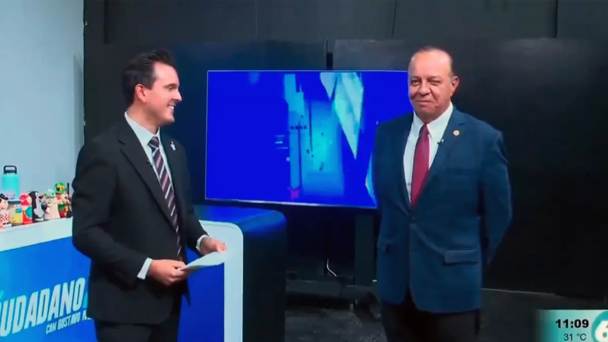Periodista despedido en directo por criticar a un político