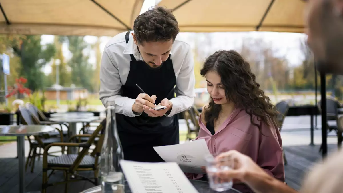 Acuerdo para subir el salario de los trabajadores de la hostelería en baleares