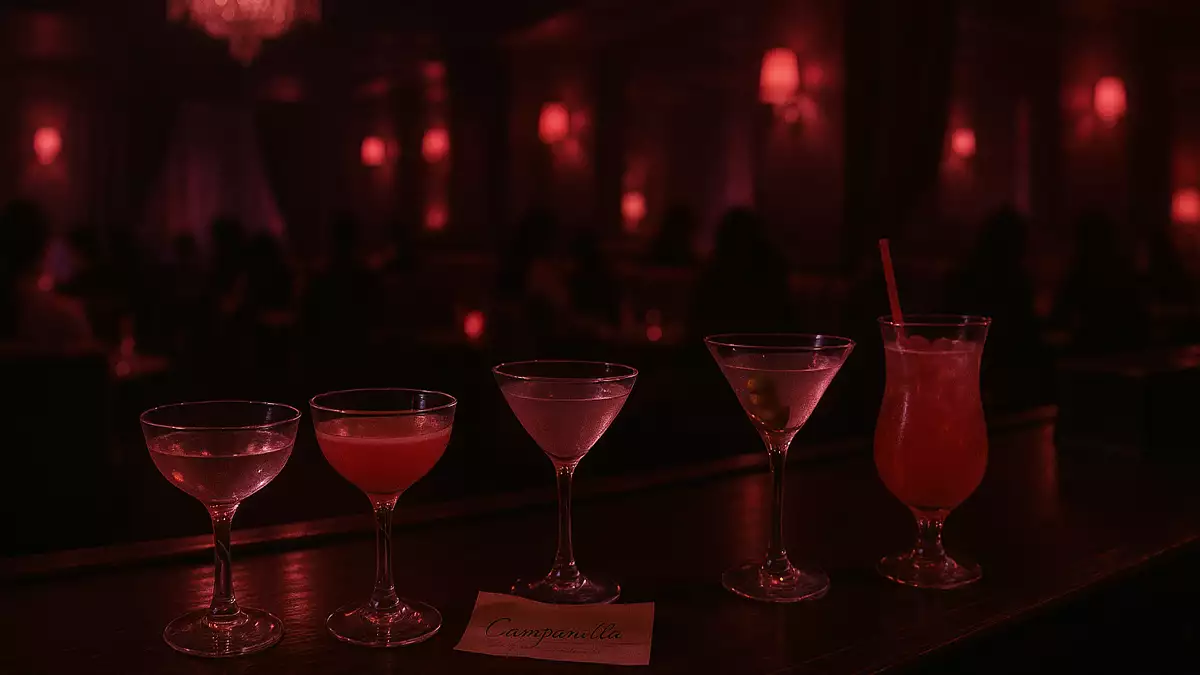 Detalle de la barra de un club de alterne: las comisiones por consumiciones eran controladas mediante tickets con los nombres de las trabajadoras