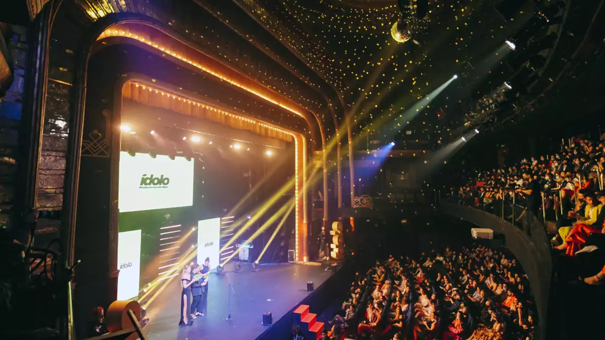 Cool Job para trabajar en los premios Idolo