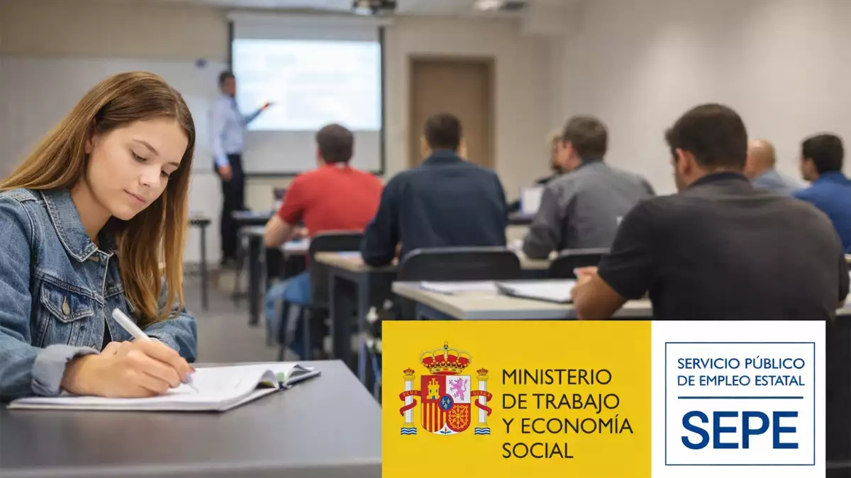 persona realizando un curso del SEPE mientras está inscrita en el paro