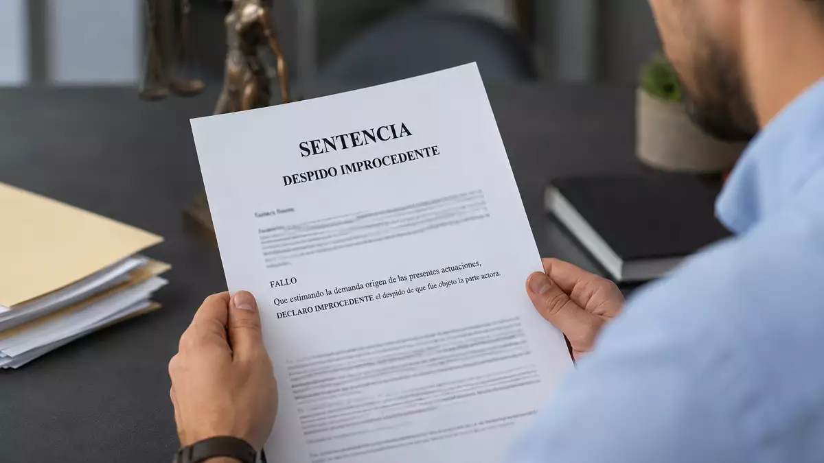 Despido improcedente: readmisión o indemnización